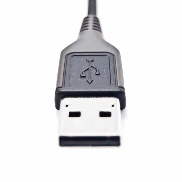 Quels sont les avantages de l'utilisation de l'USB 4.0 pour les transferts de données ?